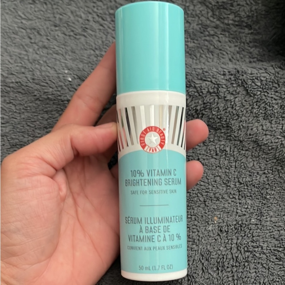 first aid beauty brightening serum